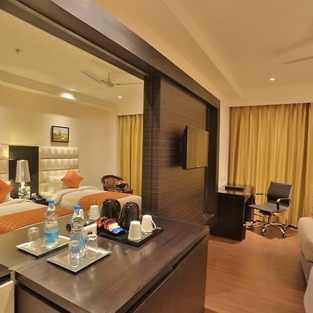 Una Smart Mandarin Panchkula Phòng bức ảnh